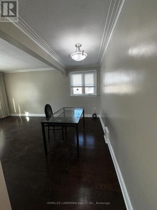 Photo du bâtiment - 211 Ellington Dr