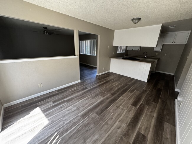 Foto del edificio - 3700 Bridgeford Ln