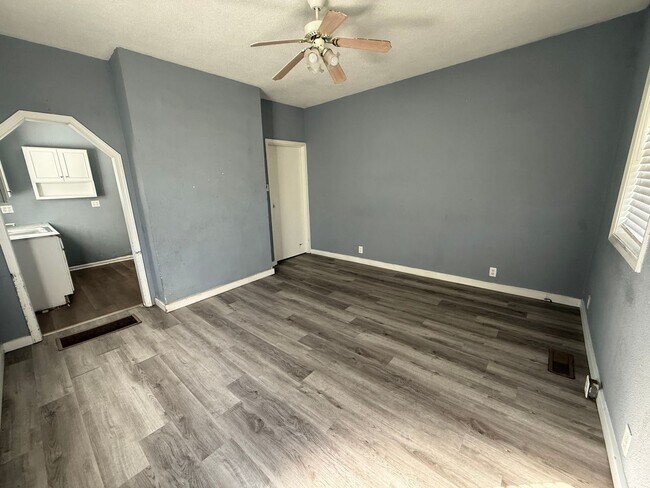 Foto del edificio - Charming Franklinton Home