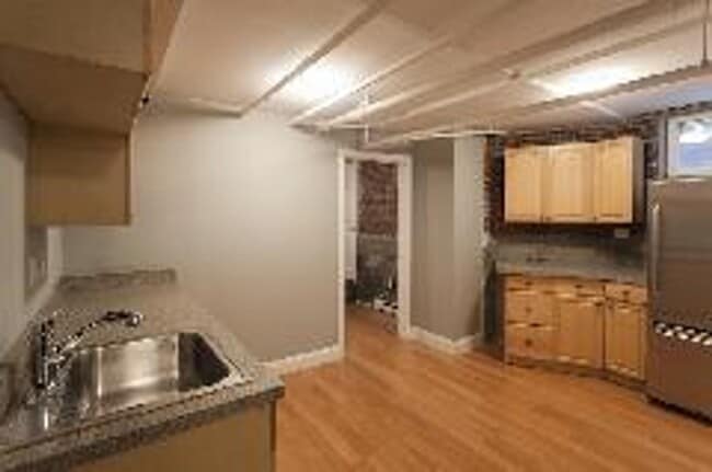 Foto del edificio - Somerville 5 bed 3 bath - 9/1
