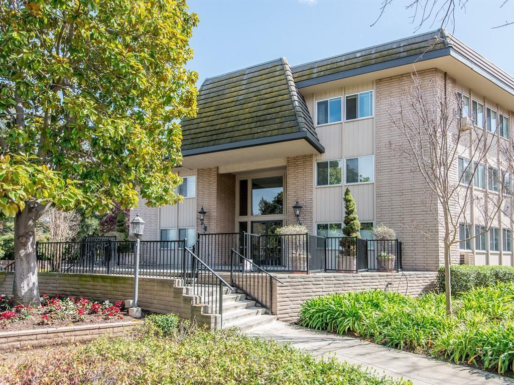 Foto principal - Heart of downtown Los Altos, walk to every...
