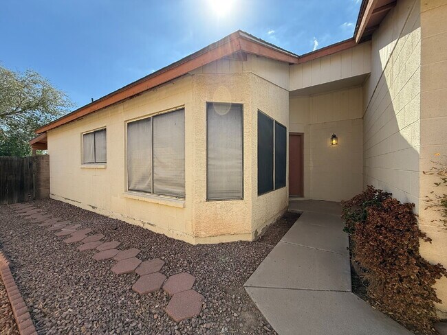 Foto del edificio - Golf Course Backyard! Updated 3-Bed Home i...