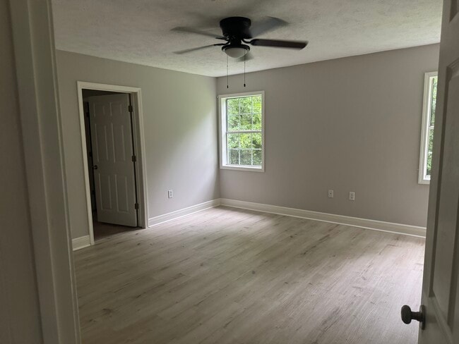 Master bedroom - 340 Highway 468