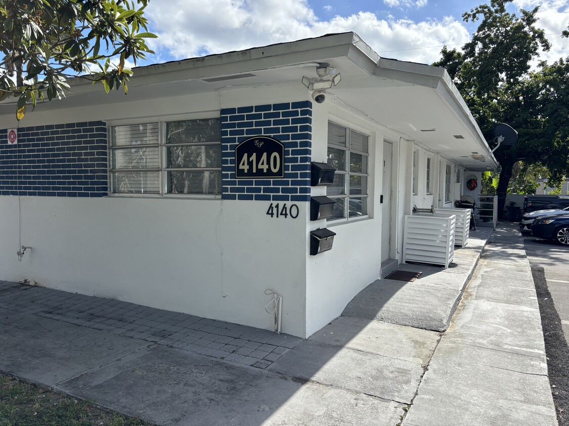 Primary Photo - 4110 SW 24th Ct