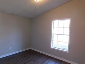 Building Photo - 6600 Embassy Cir