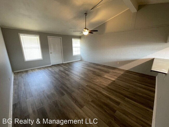 Building Photo - 3 br, 1 bath House - 868 Von Blond Dr. A