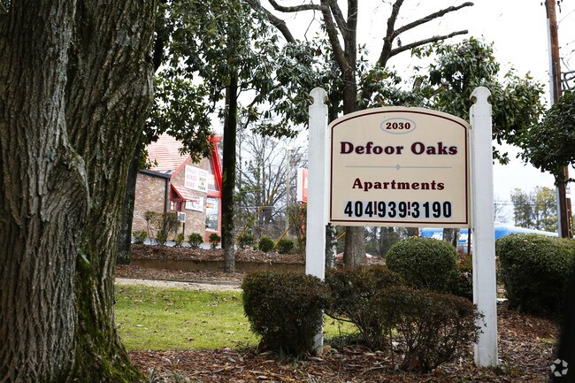 Building Photo - Defoor Oak