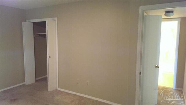 Foto del edificio - 2811 Langley Ave