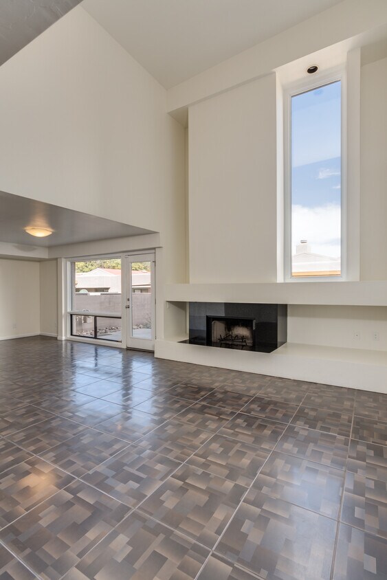 Primary Photo - 3123 E Sampras Ln