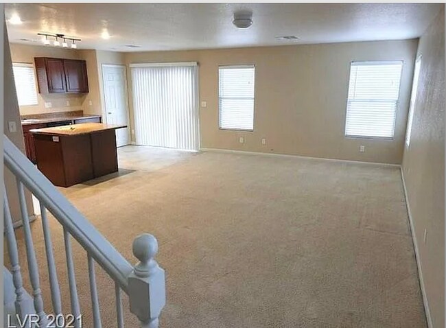 Foto del edificio - Spacious and Open Floor Plan. 3 Bedroom 2....