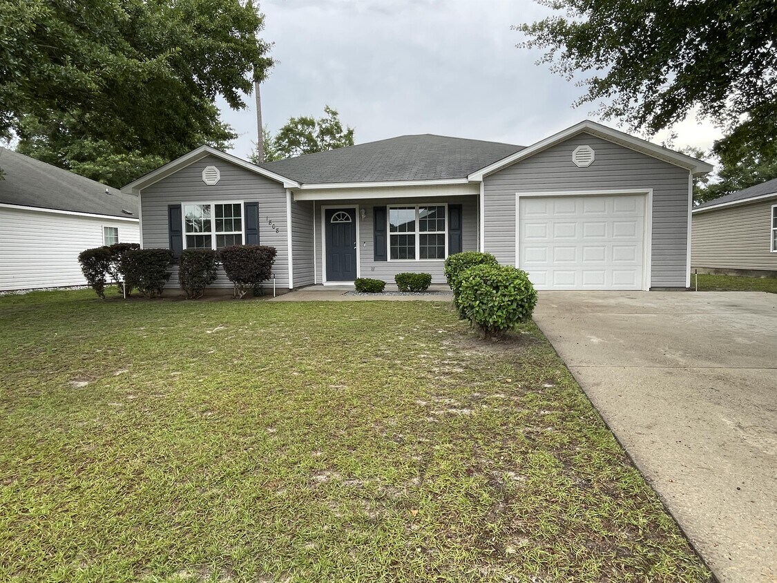 1808 Chestnut Dr, Valdosta, GA 31602 House Rental in Valdosta, GA
