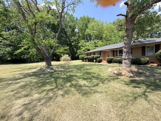 Foto del edificio - 510 Willowbrook Rd