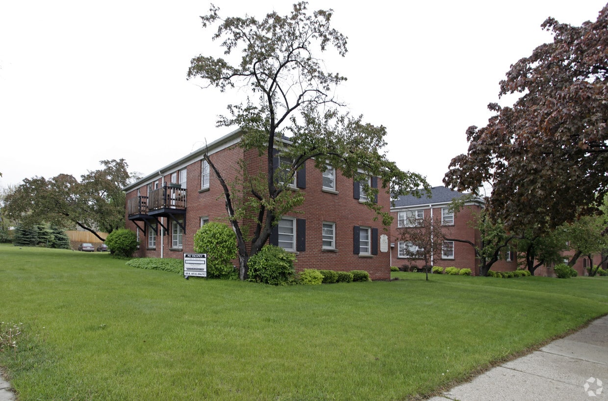 Primary Photo - 412-416 N 75th St