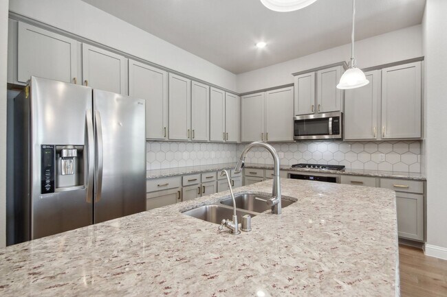 Foto del edificio - 4 Bedroom Single Family near I45 behind HE...