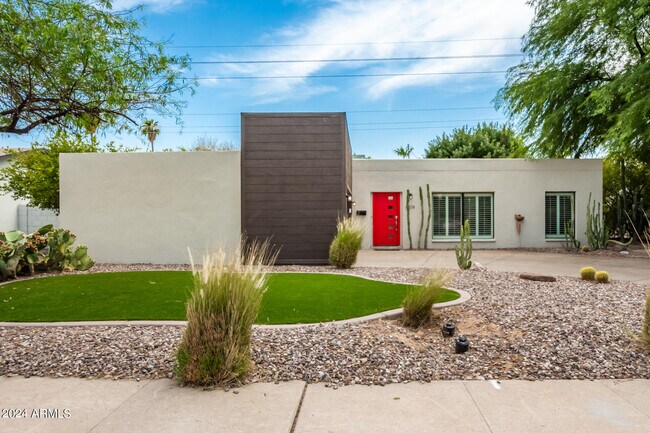 Foto del edificio - 8219 E Crestwood Way