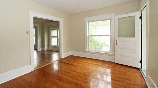 Building Photo - 250 N Collingwood Ave