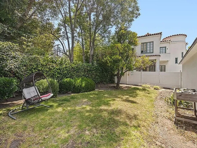 Foto del edificio - 12192 W Sunset Blvd