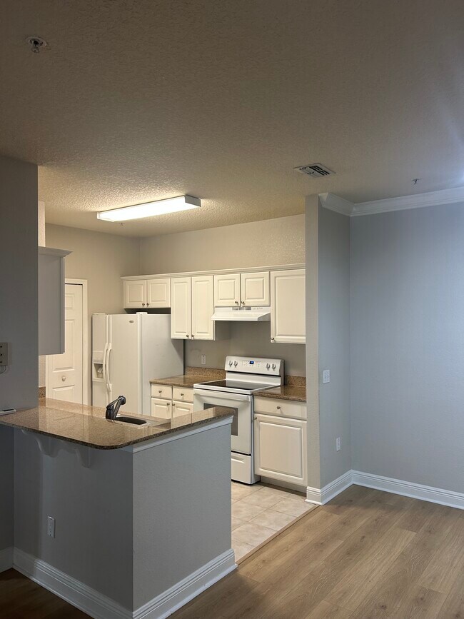 Foto del edificio - 1300 Eastern Pecan Pl