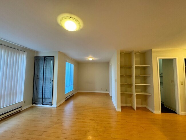 Foto del edificio - BEAUTIFUL STUDIO AVAILABLE FOR RENT NOW!!!...