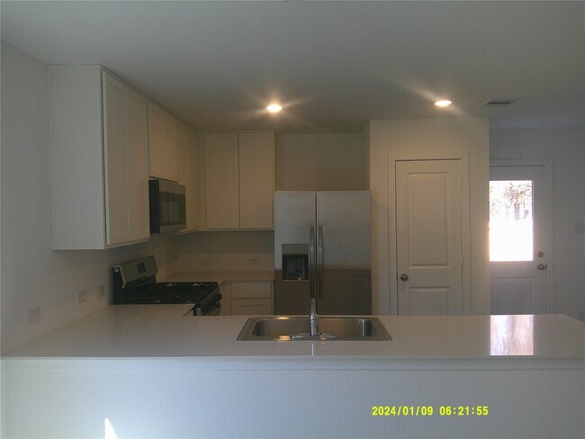 Building Photo - 19747 US-59