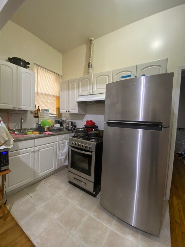 Primary Photo - 25-17 30th Ave