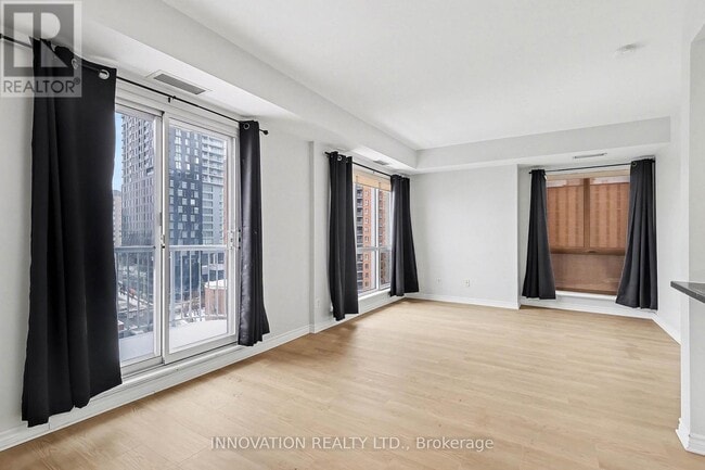 Building Photo - 200 Rideau St