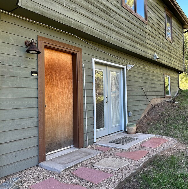 6141 Kinney Creek Rd Unit Apartment One, Evergreen, CO 80439 Room for