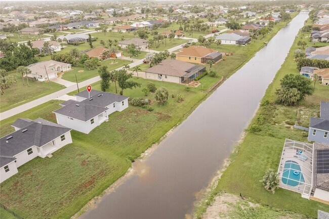 Foto del edificio - 236 Long Meadow Ln S