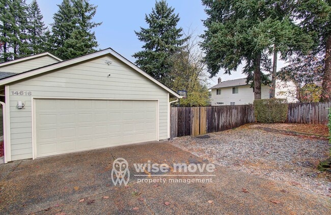 Building Photo - Burnt Bridge Creek 4 bedroom- Single Level