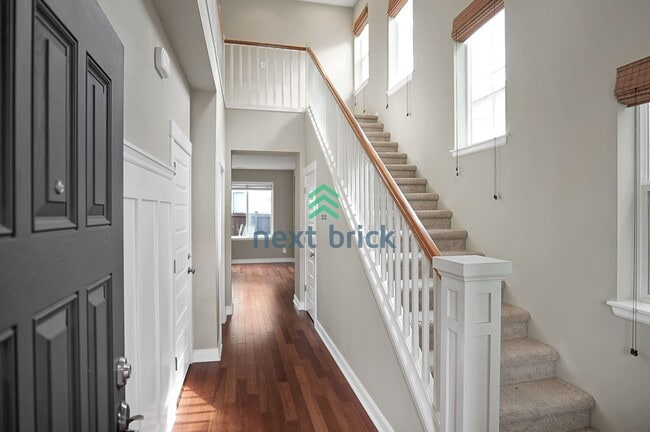 Building Photo - Beautiful Single-family house available fo...