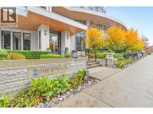 Photo du bâtiment - 3093 Windsor Gate