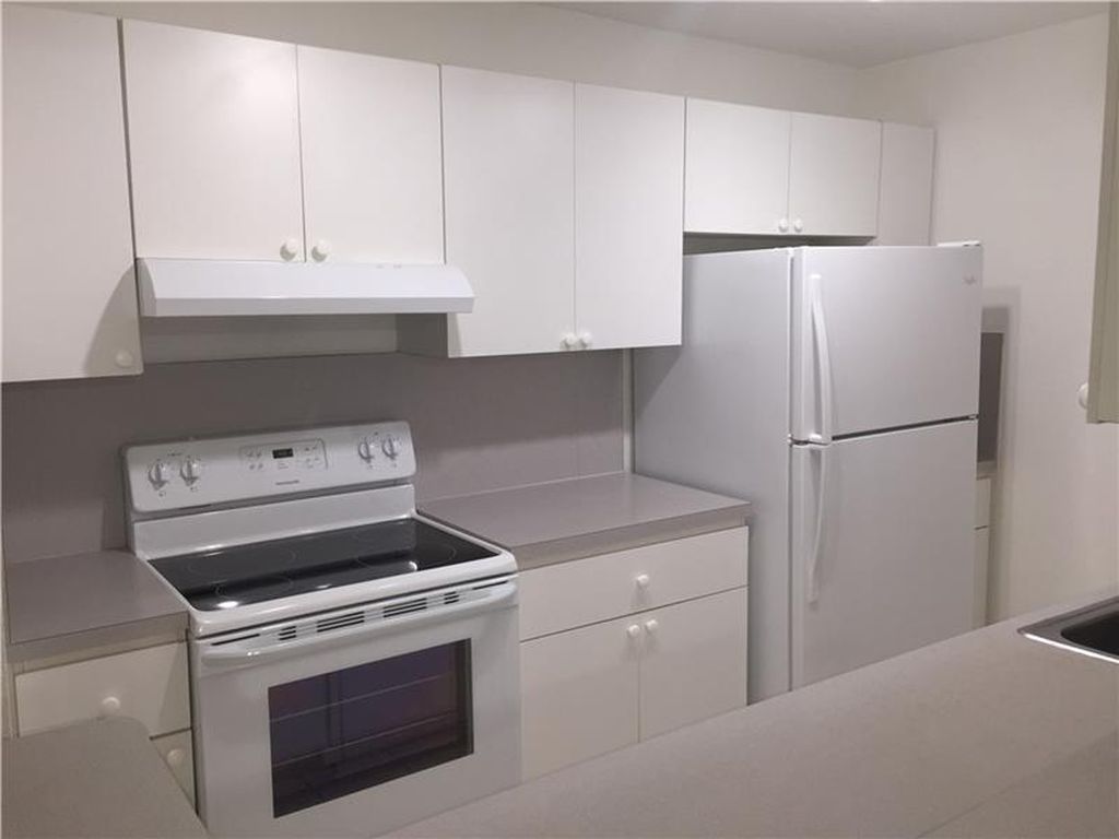 Primary Photo - 10373 N Kendall Dr