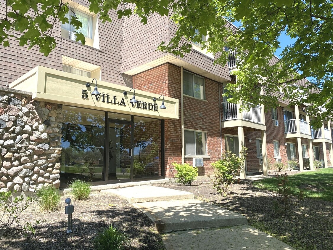 5-villa-verde-dr-unit-114-buffalo-grove-il-60089-condo-for-rent-in-buffalo-grove-il