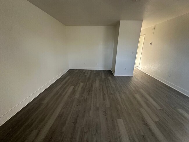 Foto del edificio - 1948 Country Club Ct