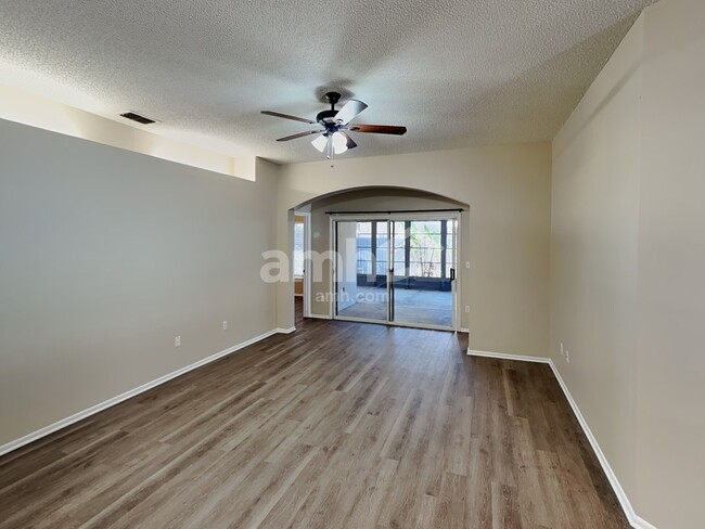 Building Photo - 89 Knights Hollow Dr