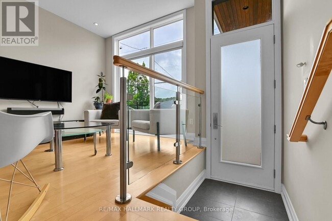 Building Photo - 376A Wilmont Ave