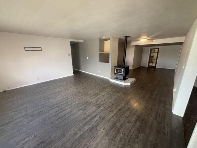 Building Photo - 183 N Cammann St