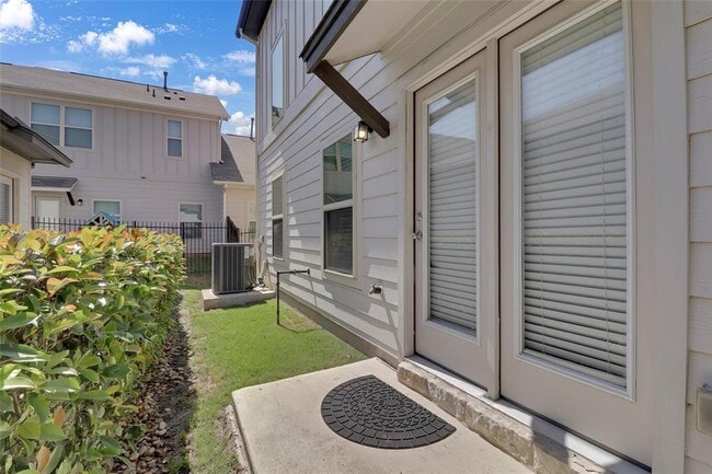 Building Photo - 1513 Catalan Rd