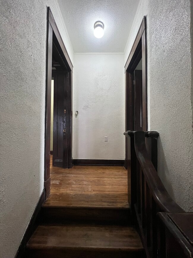 Building Photo - 417 W Columbia Ter