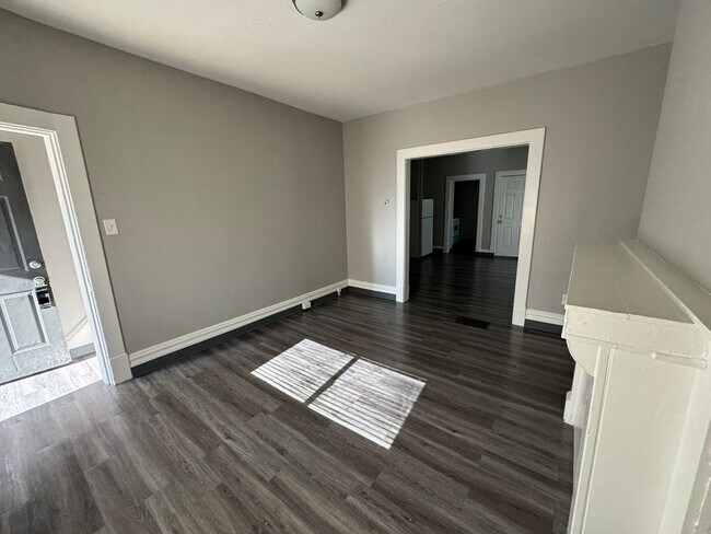 Foto del edificio - Lovely Two Bedroom Townhome