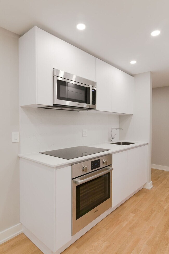 Photo du bâtiment - 1525 Av. Victoria