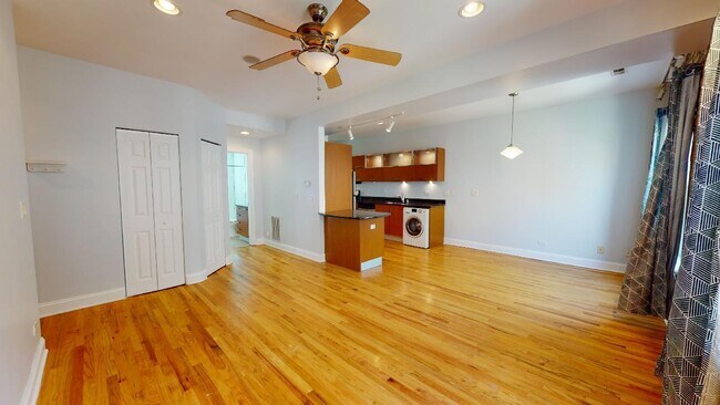 Building Photo - 1358 W Estes Ave