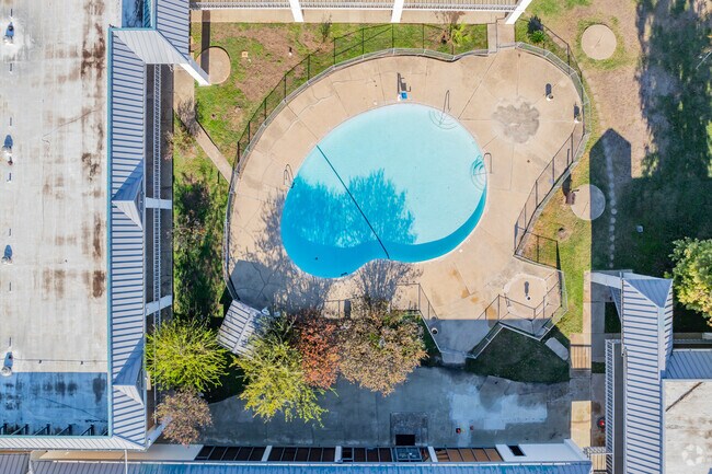 Piscina - Siegel Suites San Antonio