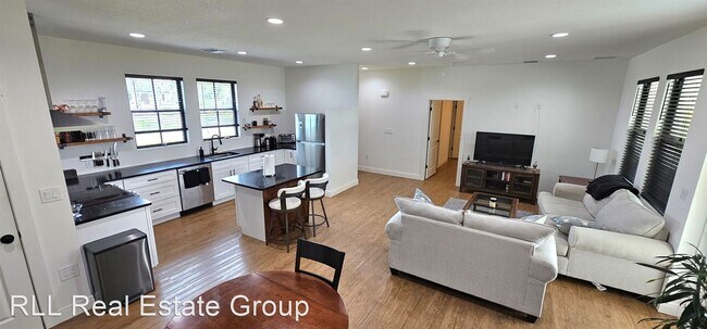 Foto del edificio - 4 br, 2 bath House - 1805 Mili Ave