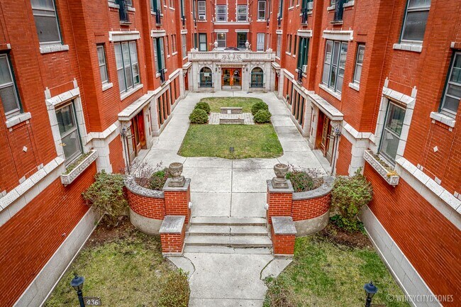 Foto del edificio - 618 W Oakdale Ave