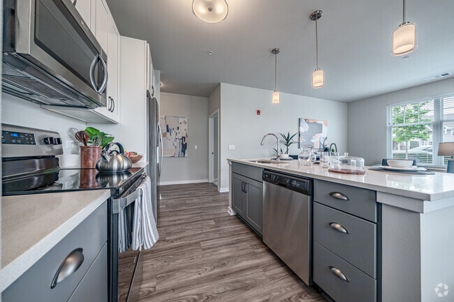 2BR, 2BA - 1,215SF - Kitchen - Seasons at Plainfield