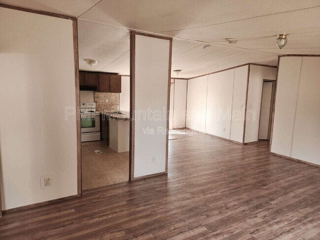 Foto del edificio - 17 Misty Mountain Way