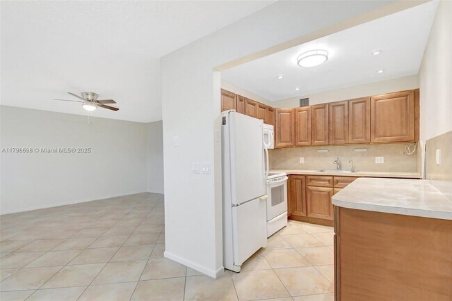 Foto del edificio - 13475 SW 9th St