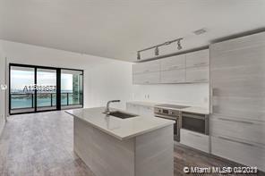 Foto del edificio - 650 NE 32nd St