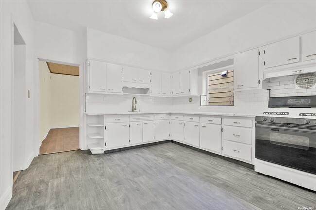 Building Photo - 78-55 79th Ln